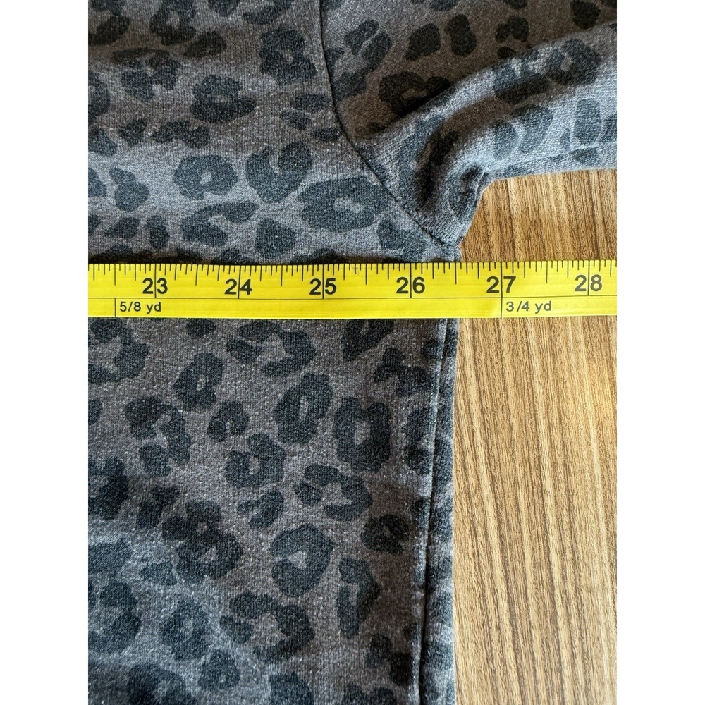 Z Supply V-Neck Weekender Top Black Gray Leopard Print Comfy Sweater Size Large - Picture 6 of 9
